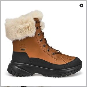 *Sold* UGG Women's Tan and Black Winter Boots